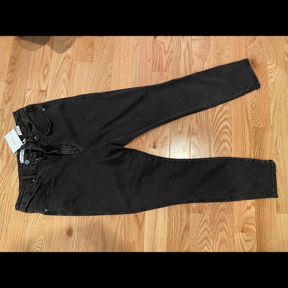 Good American Good Curve Jeans - Picture 2 of 3